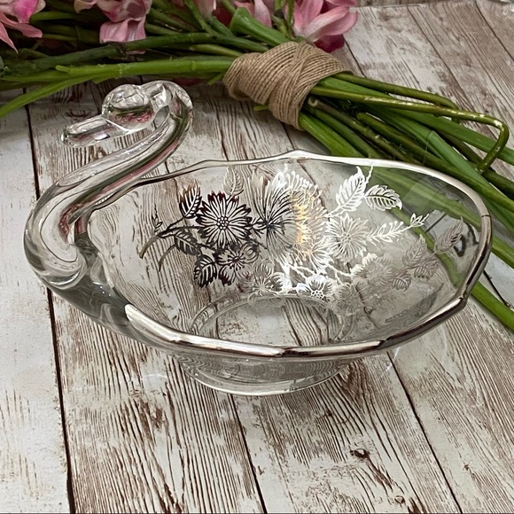 Vintage Glass Swan Flower Silver Overlay Soap Trinket Candy Dish